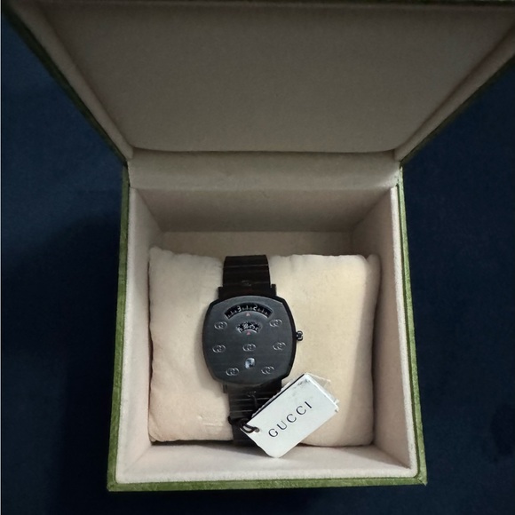 Gucci Grip GG Grey Watch, 38mm unisex watch | Brand New with tags | Swiss made - Picture 6 of 6